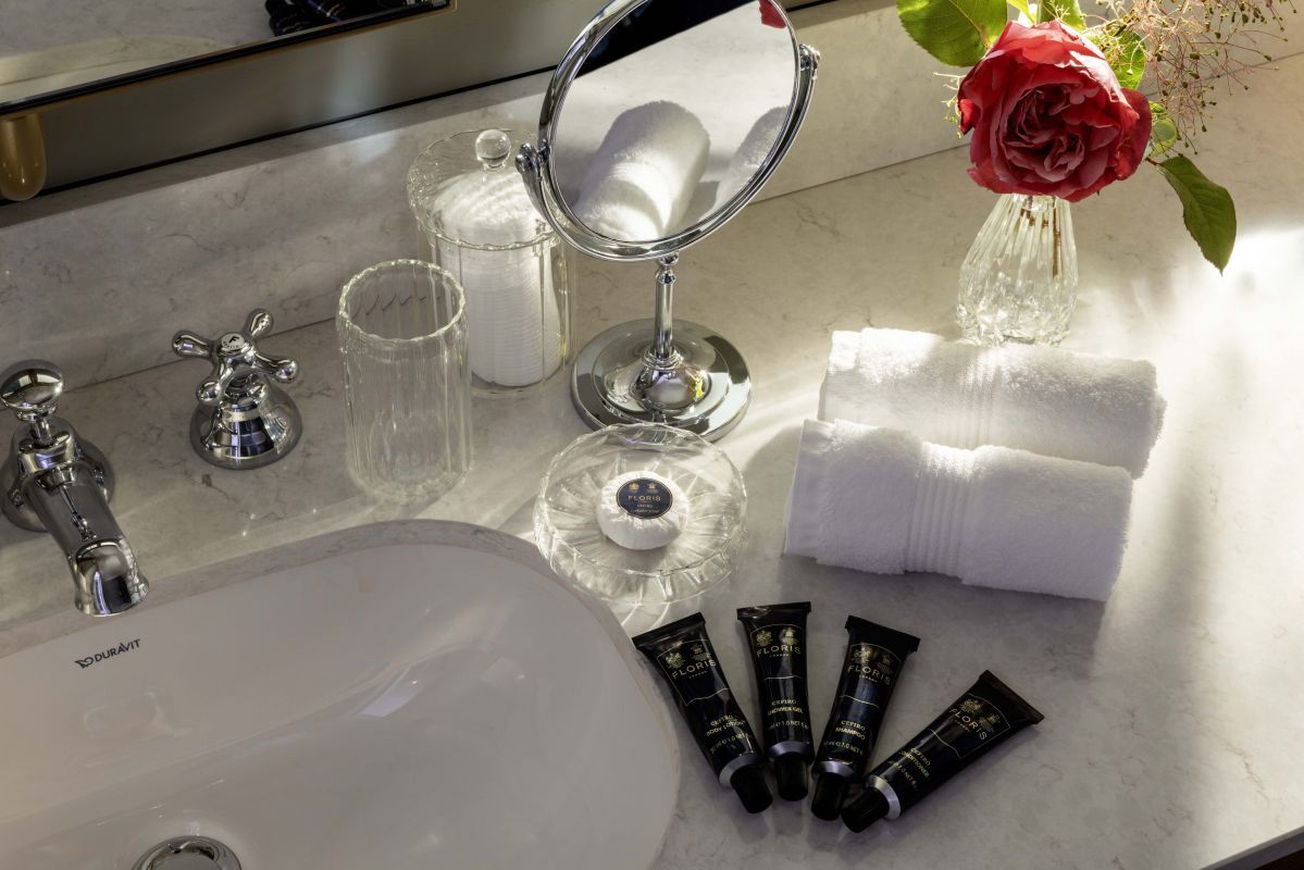 Hotel Aubepine Paris